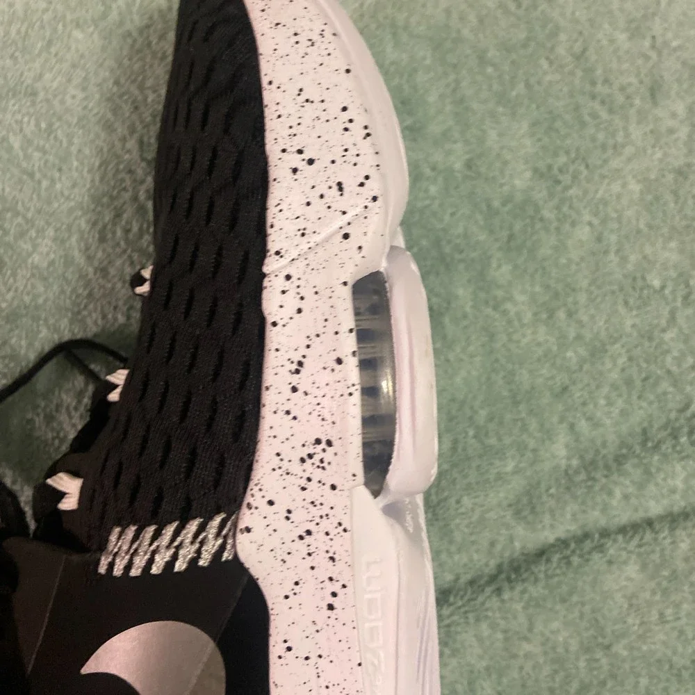 (SOLD) NWOB Nike Lebron "Witness 5" Shoes - Picture 8 of 11
